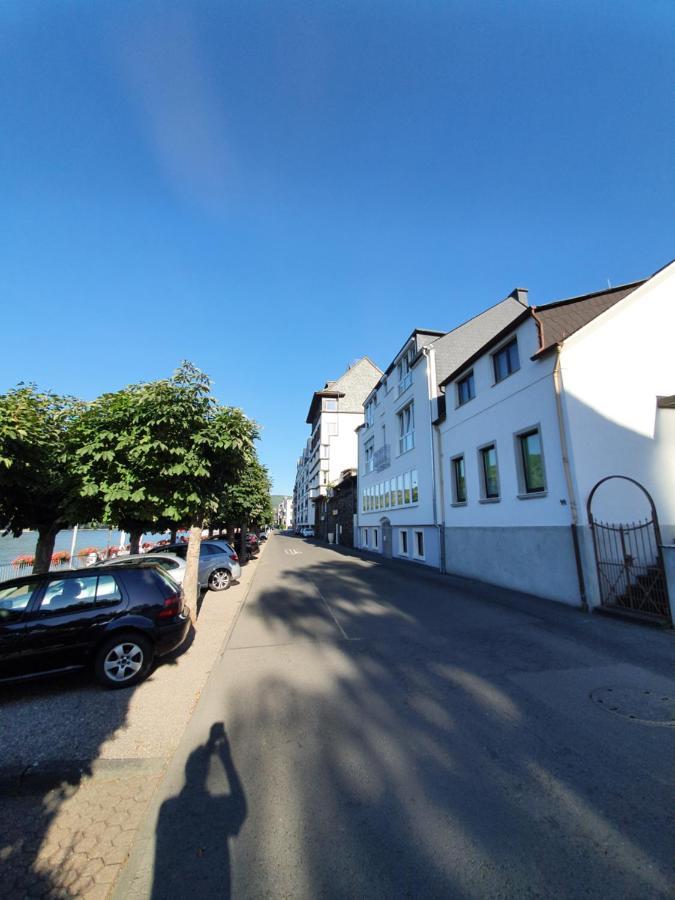בופארד Grosse Wohnung Mit Rheinblick מראה חיצוני תמונה