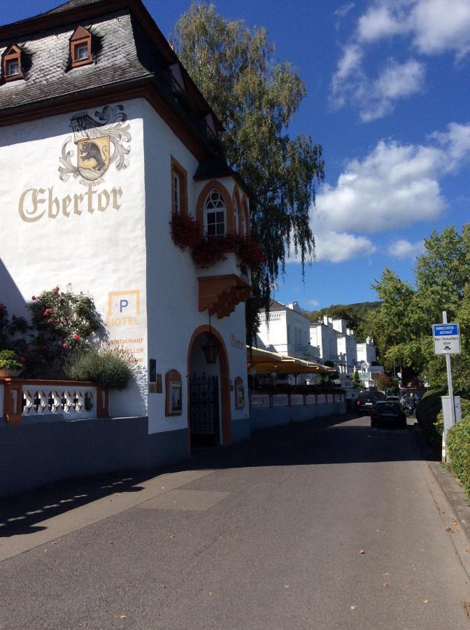 בופארד Grosse Wohnung Mit Rheinblick מראה חיצוני תמונה
