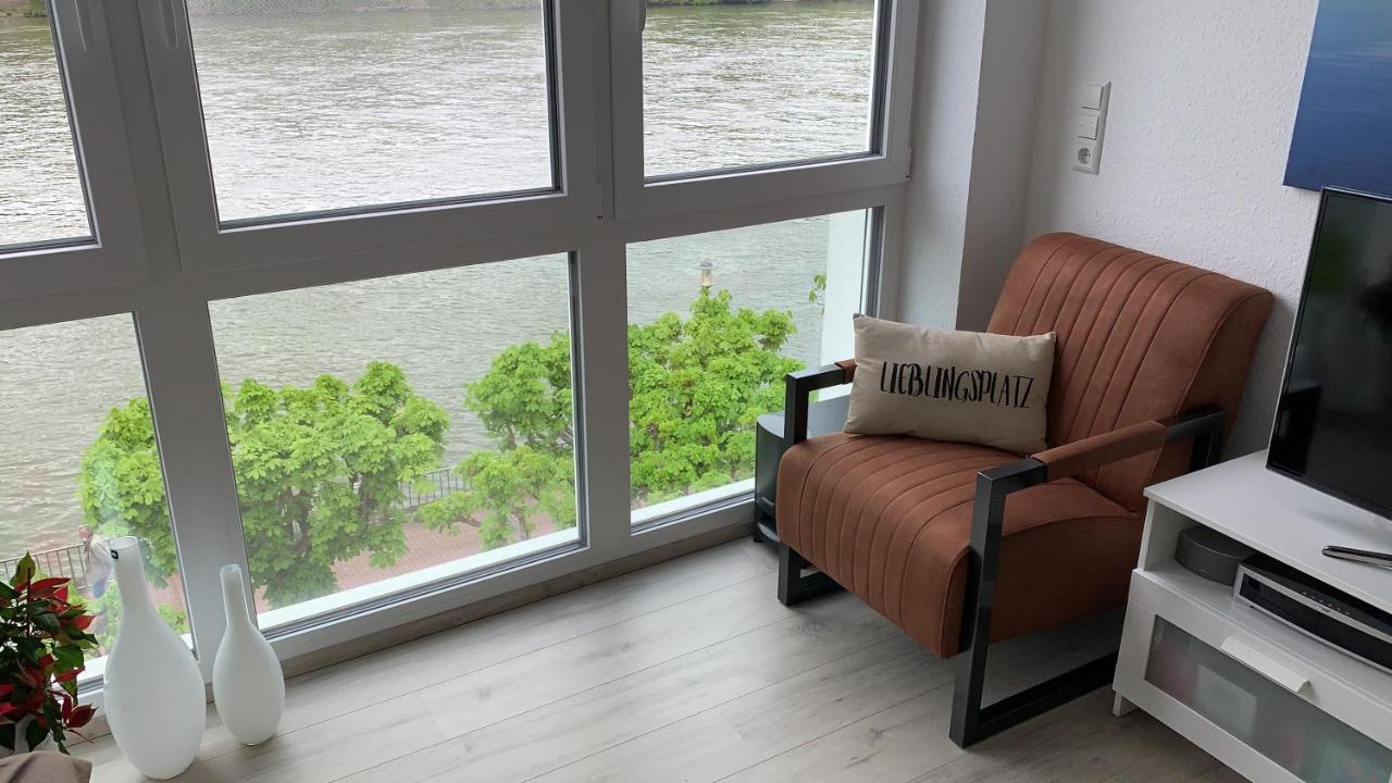 בופארד Grosse Wohnung Mit Rheinblick מראה חיצוני תמונה