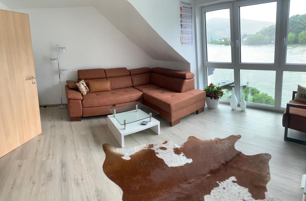 בופארד Grosse Wohnung Mit Rheinblick מראה חיצוני תמונה
