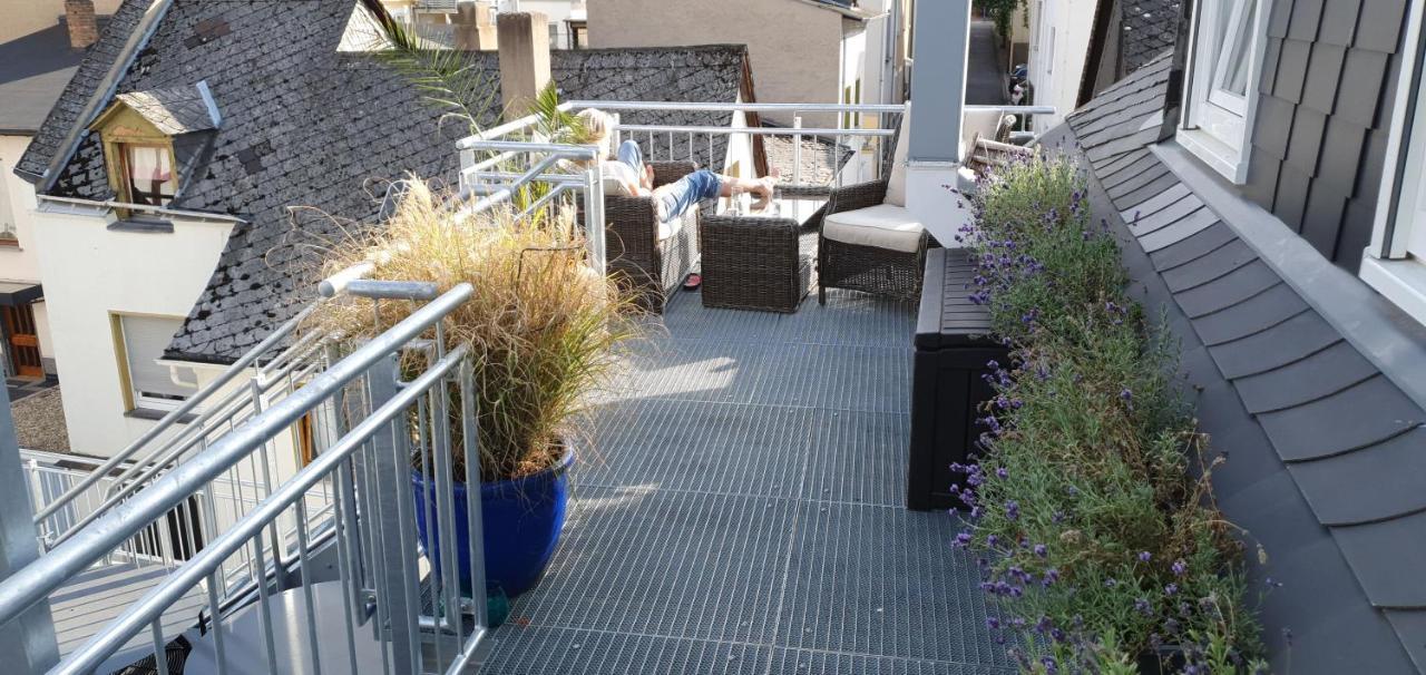 בופארד Grosse Wohnung Mit Rheinblick מראה חיצוני תמונה